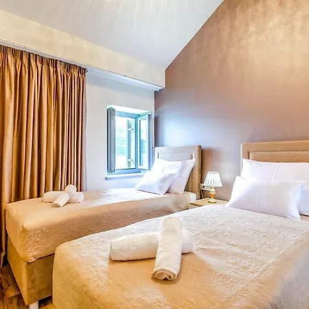 Medvinjak Sleeps 8 With Pool Air Con And Wifi * Korcula Town