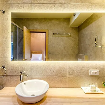 Medvinjak Sleeps 8 With Pool Air Con And Wifi * Korčula
